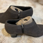Clarks  Ankle Booties Heeled Comfort‎ Everyday Shoes Gray Size Size Photo 0