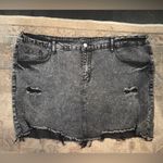 SheIn  Frayed Hem Distressed Acid Wash Denim Skirt Photo 2