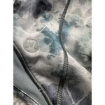 Lululemon Hotty Hot Low Rise Short 4" Kaleidofloral Multi / Blue Cast Size 2 Photo 7