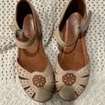 Venus  SANDALS WOMENS SIZE 41/9USA TAN COLOR LEATHER Photo 0