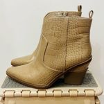 Gianni Bini  boots tan snake skin maelyie croc size 6 Photo 1
