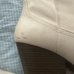 Elegant Cream Knee Photo 2