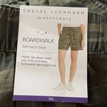 Sanctuary Shorts Women XXL Green Camo Social Standard Boardwalk Pull On Casual Photo 4