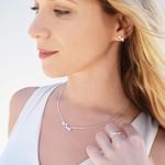 Boutique NEW Women’s White Gold Plated Snowy Mountain Bar Pendant Necklace, 16-18” Photo 3