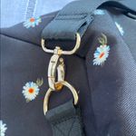 Alice + Olive X FABFITFUN DUFFEL Daisy Bag Black Photo 9