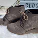 Toms Gunmetal/Taupe Metallic hidden wedge ankle bootie sz 8.5 Photo 11