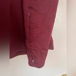 Under Armour  Quarter Zip fleece lined Coldgear top. Women SZ. SM Color Burgandy Photo 3