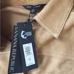 Banana Republic  Suede Button Front Trucker Jacket Tan XS Genuine Goat Suede NWT Photo 3