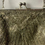 Apt. 9  BEADED LIGHT GOLD SILVER CHAIN PURSE KISS CLASP VERY GOOD CLEAN CONDITION Photo 8