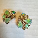 Vintage Gold Tone Green Rhinestone Clip On Earrings Womens Estate Jewelry Photo 1