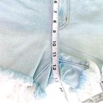 Madewell  Relaxed Denim Short In Light Wash Blue w Zipper Fly, Raw Fray Edges Hem Photo 3