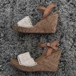 American Eagle NWT  Outfitters Tan and Cream Wedges Photo 0