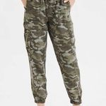 American Eagle Outfitters Camo Joggers Green Size L Photo 0