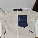 Patagonia W'S Classic Retro-X Fleece Jacket - Natural /New Navy - Size M - 23074 Photo 5