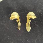 Vintae Ciner Cabachon Pearl Clip On Earrings Gold Signed Classic Glam Old Money Photo 11