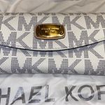 Michael Kors wallet  Photo 0