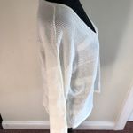 One Grey Day White V Photo 4