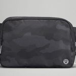 Lululemon Everywhere Belt Bag “Large” in Camo, NWT + FREE  Shopping Bag Photo 14