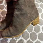 Clarks Green Ankle Boots with Suede Finish- Olive -Somerset size 8 Photo 4