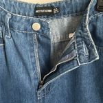 Pretty Little Thing  Mid Blue Wash Wide Leg 5-Pocket Denim Jean Photo 3