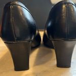 Hush Puppies Soft Style  Black 2 1/2 Inch Heels Size 6 1/2 Small Pumps Go… Photo 6