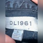 DL1961 ‎ V Neck Collared Sleeveless Raw Hem Chambray 100% Lycocell Top EUC Size S Photo 4