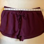 Woman’s Short Shorts Burgundy Color Front Pockets Pre Photo 4