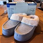 Dearfoams  women’s memory foam slip on cozy house shoes slippers gray L(9-10) Photo 0
