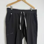 FIGS Technical Collection Zamora Jogger Scrub Pants – Size XL Petite (Black) Photo 4