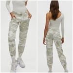 TNA Aritzia Alix Jogger Pants in White Camo Size Medium Green Photo 5