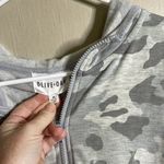Olive & Oak  NWT medium Gray Camo Half-Zip Hoodie lightweight soft Photo 2