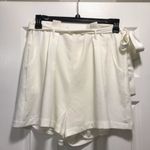Leith  tie waist crepe shorts in ivory Photo 1