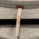 Free People  Crop sweatshirt M grey crochet raw hem Photo 1