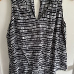 Old Navy  Black and White Print Sleeveless V-Neck Top Blouse Size Large Photo 0