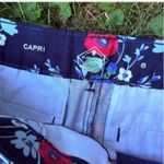 St John's Bay Floral Capri Pants Size 8 Navy Blue Red Blue Flowers‎ Photo 2