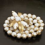 Vintage Unsigned White Milk Glass Oval Flower top Brooch Photo 8