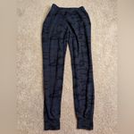 Evereve Sundry for  Camo Joggers Size 1 Small Photo 2