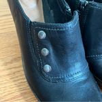 Clarks  Artisan Vermont Terrace Black Leather Pumps Photo 8