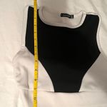 I Saw It First Color block sports crop top Photo 4