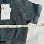 NWTS LEBOD Seamless Ribbed Activewear Crop Top Size Medium Gray Photo 4