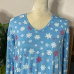 Victoria's Secret Victoria’s Secret • snowflake winter Christmas printed pajama sleep shirt Photo 3