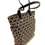 Michael Kors Jet Set Large Tote Bag Tan/Black Monogram Jacquard Leather Photo 2