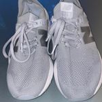 New Balance tennis shoes Photo 2