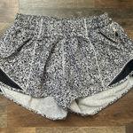 Lululemon  Shorts 2.5" Hotty Hot, Daisy Floral Print Photo 0