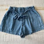 American Eagle High Waisted Paperbag Soft Shorts NWT size Medium Denim Pleated Photo 2