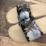 Nike  white blue floral slides‎ sandals size 10 Photo 1