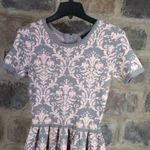 Romeo + Juliet Couture Romeo Juliet Couture XS Gray Pink Damask Print Fit & Flare Knit Dress Romantic Photo 5