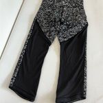 Lululemon Legging Size 4 Deep Breath Crop (21" ) Iced Wave White Black Photo 4