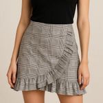 Romeo + Juliet Couture  Plaid Ruffled Skirt Black White Sz L Photo 0