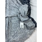 Leo & Nicole Womens Long Sleeve Top Paisley Print Blue Cream Size L Photo 8